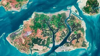 Zázračná planéta: Krajina pohľadom z vesmíru (1/4)