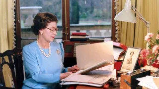 Alžběta II.: Portrét královny