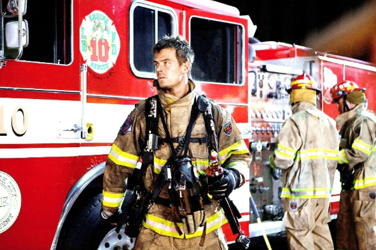 Nezahrávaj sa s ohňom (Fire with Fire), 2012 - fotogaléria