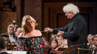 Sir Simon Rattle diriguje české a terezínské autory