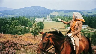 Královna a její země