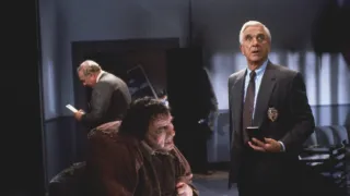 Csupasz pisztoly 2 1/2 - Dermesztő rémület