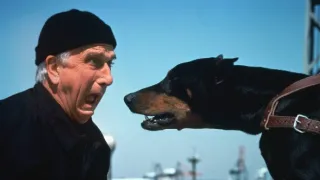 Csupasz pisztoly 2 1/2 - Dermesztő rémület