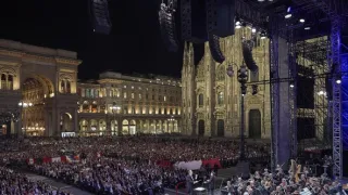 Flórez zpívá před milánským Dómem