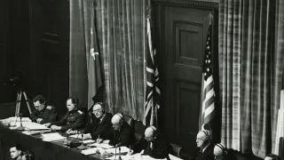 Nacisti na úteku (3)