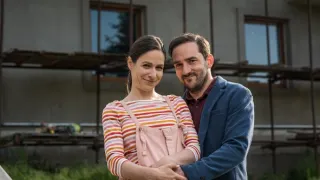 Tom je v tom