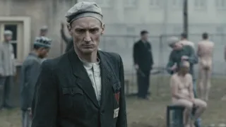 Nahý mezi vlky