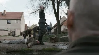Nahý mezi vlky