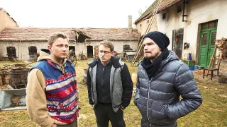 Drazí sousedé (24)