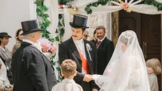 Spoutaná láska (28)