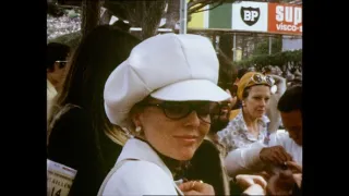 Joan Collinsová zblízka