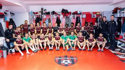Do neba a do pekla: Spartak Trnava (4)