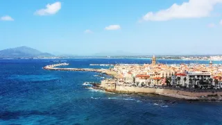 Sardinie, krásná ostrovanka