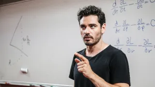 Einstein - Případy nesnesitelného génia (1)