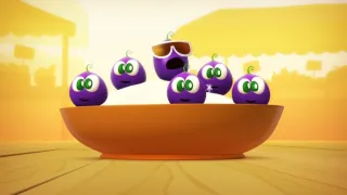 Ke stolu! Servíruje Servác!