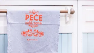 Peče celá země
