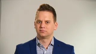 Házon kívül (726)