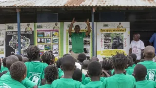 Útulok pre záchranu šimpanzov Jane Goodallovej (5/6)