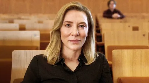 Tár