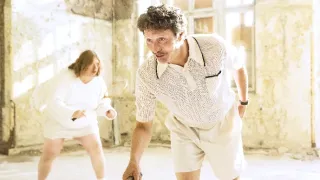 O kuřatech a lidech