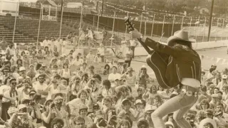 Country Music (8/9)