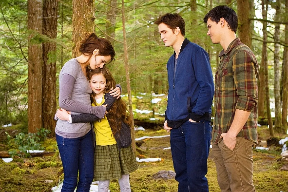 Twilight sága: Úsvit - 2.časť (The Twilight Saga: Breaking Dawn: Part Two), 2012 - fotogaléria