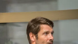 Příliš mnoho lásky (1/8)