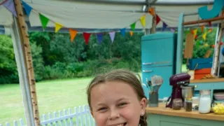 Peče celá Británie Junior IX