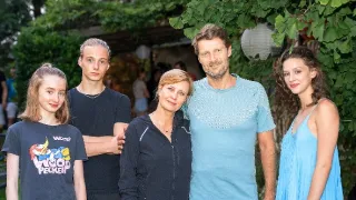 Příliš mnoho lásky (3/8)