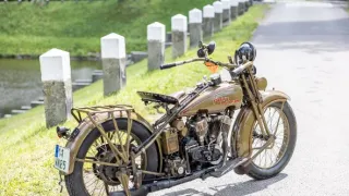 Klenoty s vůní benzinu II (4/9)