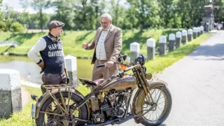 Klenoty s vůní benzinu II (4/9)