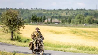Klenoty s vůní benzinu II (4/9)