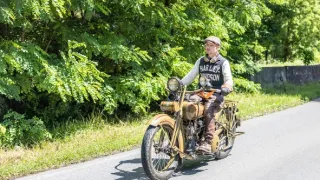 Klenoty s vůní benzinu II (4/9)