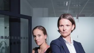 Modré stíny (3/4)