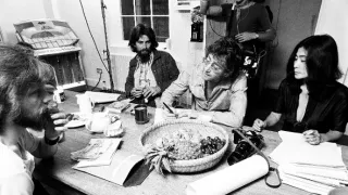 John Lennon & Yoko Ono: Nad nami len nebo