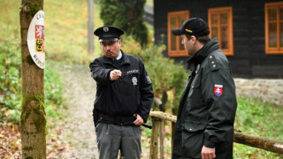 Strážmistr Topinka (3/13)