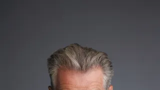 Největší loupeže s Piercem Brosnanem (2)