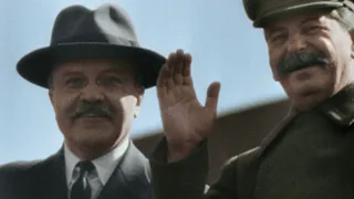Apokalypsa: Hitler míří na východ (1/2)