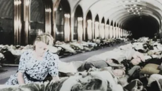 Apokalypsa: Hitler míří na východ (2/2)