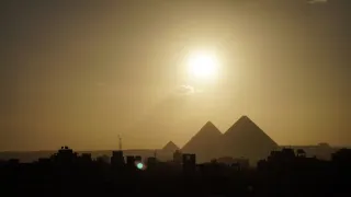 Pyramidy a skryté hrobky