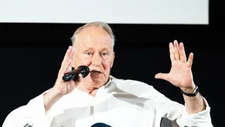 Na plovárně se Stellanem Skarsgardem