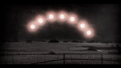 UFO: Zkoumání fenoménu (4)