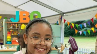 Peče celá Británie Junior IX