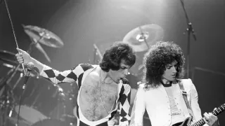 Queen: Rock The World