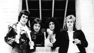 Queen: Rock The World