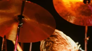 Queen: Rock The World