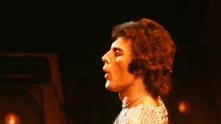 Queen: Rock The World