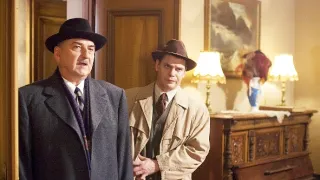 Devatenáct klavírů