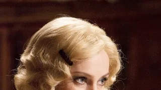 Devatenáct klavírů