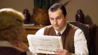 Devatenáct klavírů